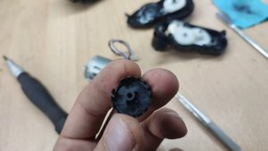 Робот-пылесос едет РЫВКАМИ. Лёгкий ремонт на примере Tefal Serie 20