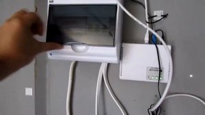 Подключил участок к электричеству. Установил щит учета. Трубостойка