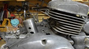 Двигатель ИЖ Юпитер-4 переходной завода имени Малышева. Разбор.