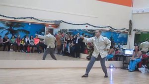 Дахунцюань  - большой красный кулак