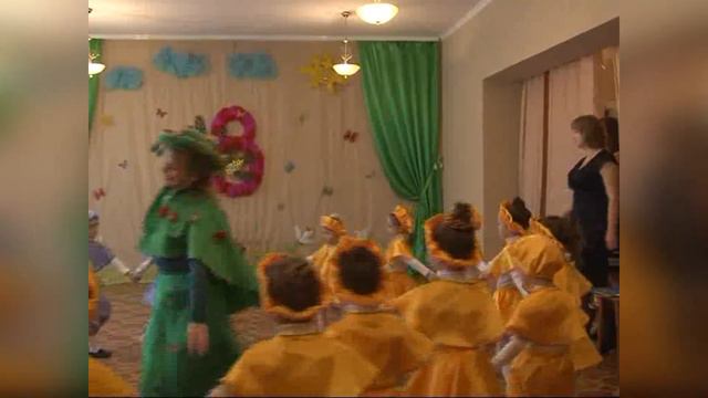 Утренник 8 Марта: " У каждого есть мама" (ср.гр.) смотреть онлайн