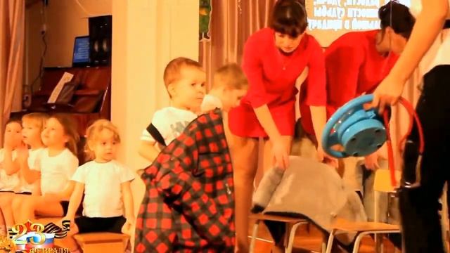 23 февраля 2017. Средняя группа детский сад "Премьер". Поздравляем наших папочек. смотреть онлайн