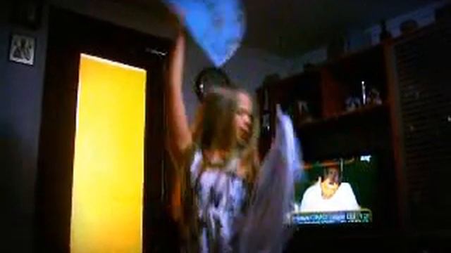 IMGP2303.AVIтанец с веером!!! девочка зажигает!!1 смотреть онлайн