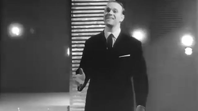 Песня "Пешеход". Поёт Н. Л. Гуторович смотреть онлайн