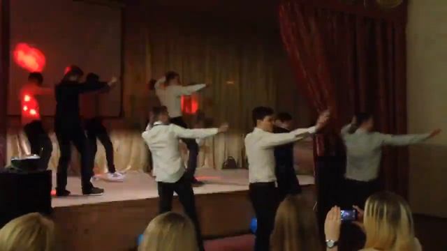 флешмоб на 8 марта мальчики 11 класс смотреть онлайн