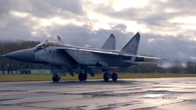 МиГ-31 и Русские Витязи смотреть онлайн