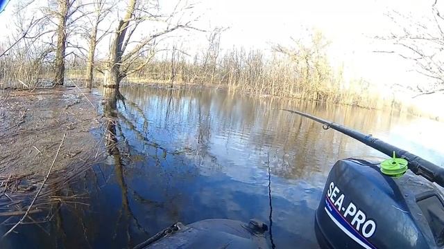 На поплавочную с кормушкой.Забытый дедовский способ.Рыбалка для души. смотреть онлайн