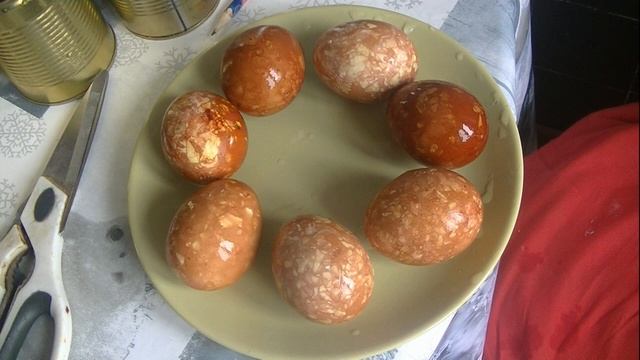 Мраморные яйца на Пасху. Как сделать красиво. смотреть онлайн