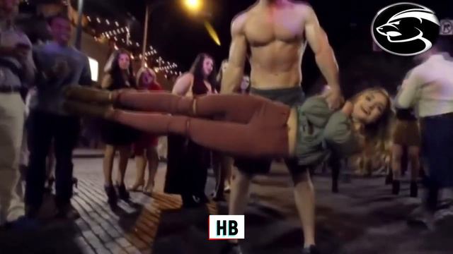 Прикусила ГУБУ от ВОЗБУЖДЕНИЯ - Реакция девушек на КАЧКА -GIRLS REACTION to Bodybuilders