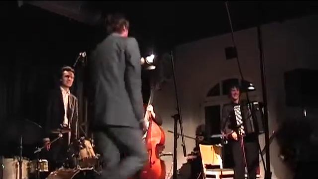 satumaa schlussapplaus смотреть онлайн