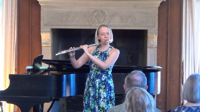 Emma Resmini: Bach Flute Partita, II. Corrente смотреть онлайн