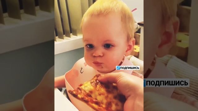 Лицо человека, впервые попробовавшего пиццу. #shorts #tiktok #тренды смотреть онлайн