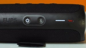 Обзор JBL Flip 5: мощный звук в маленьком корпусе, но чего-то не хватает