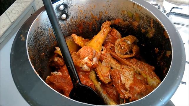 COMO FAZER GALINHA DE CAPOEIRA ( GALINHA CAIPIRA)GALEGA BARREIROS смотреть онлайн