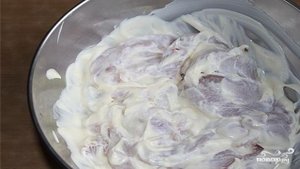 Куриная грудка в майонезе