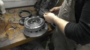 Разбор и сборка АКПП 8HP45/55 ZF. Почему пинается, дергается, толкается АКПП при переключении.