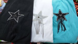 В Фикс Прайс привезли трикотаж. Встречайте новинки в январе 2023 года. Привезли футболки, шапки.