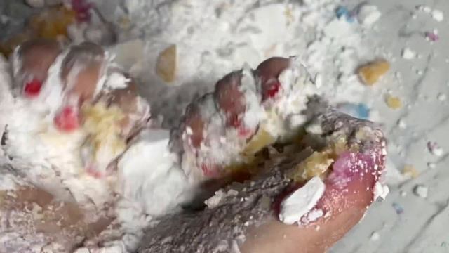 SISTER CRUSH | 4 BLOCKS OF GYM CHALK WITH DIFFERENT BODY SCRUBS смотреть онлайн