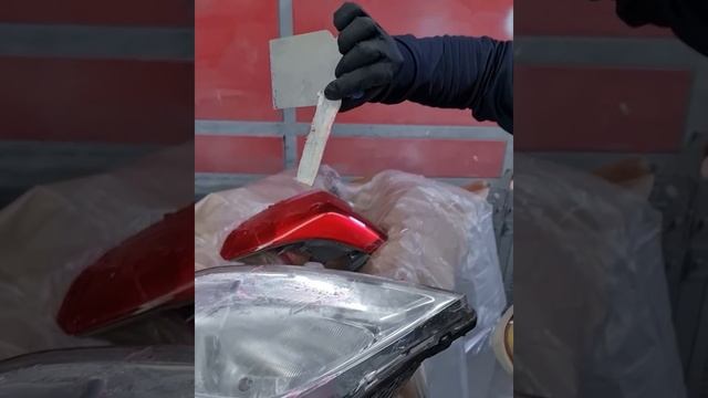 Наношу смывку краски на фары, что же она с ними сделает, показываю результат. смотреть онлайн