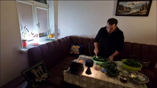 Петрушка и щавель на зиму. Дача Киев- Бровары. В Киеве темно. Кулинарный VLOG.Зелень на зиму смотреть онлайн