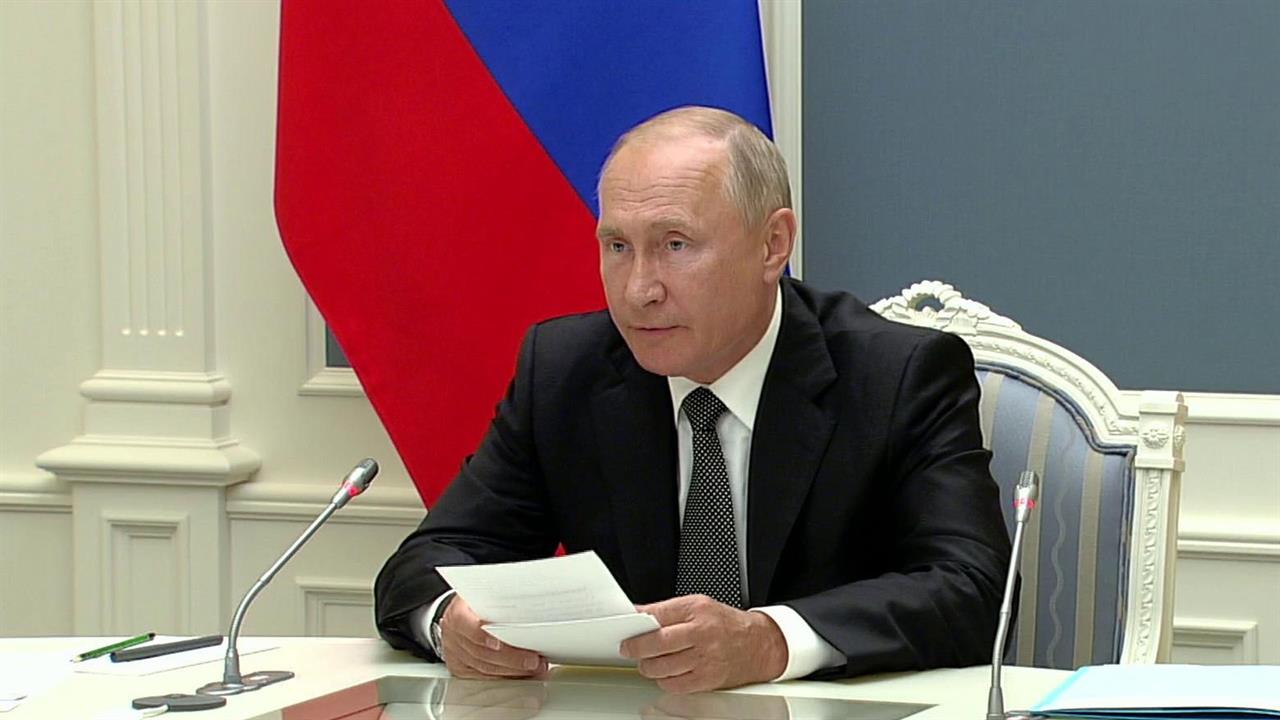 Сергей Шойгу доложил президенту о строительстве еще четырех современных медицинских центров