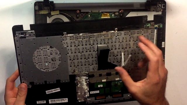 Разборка ноутбука Asus X550V для проведения чистки