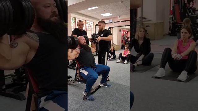 Жим гантелей сидя 60кг #powerlifting #качки #benchpress #bodybuilding #deadlift #powerbuilder смотреть онлайн