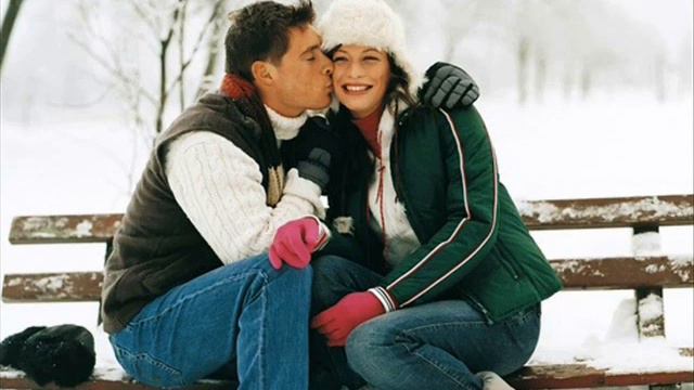 Школьный бал (автор и исполнение – Анатолий Гуркин) смотреть онлайн