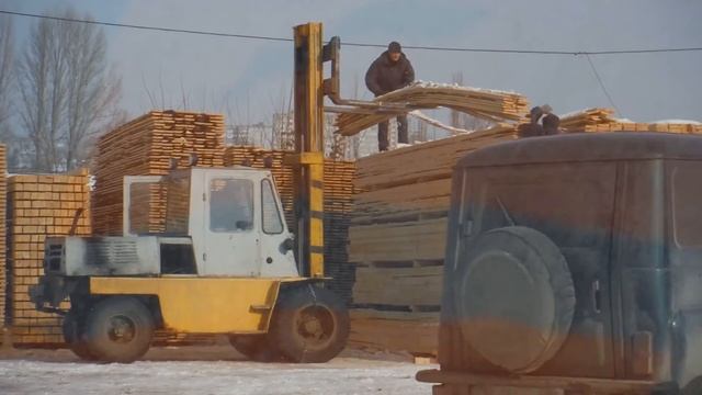 Львовский автопогрузчик АП-40810. Грузоподъемность 5 т.