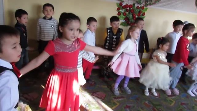 Утренник 8 Марта в старшей группе смотреть онлайн