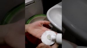 Как надуть мыльные пузырьки из ватных дисков, простого мыла и воды!?