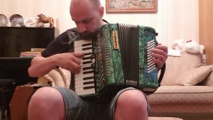 Аккордеон Farinelli. Размер 1/2. Зелёный перламутр. Новый.