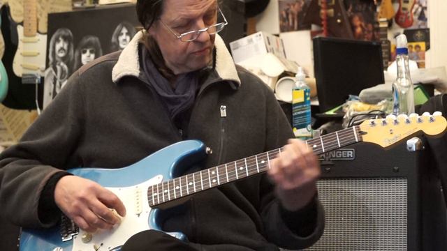 RMC stellt vor: FENDER-MEXICO-STRAT in Lake-Placid-Blue смотреть онлайн