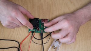TEC-06 Хороший тестер аккумуляторов! Строим график разряда! \ Battery tester!
