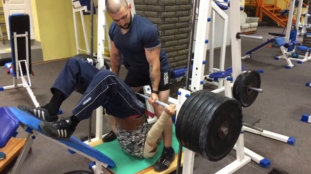 Олекса Січ жим вниз головою 300 кг смотреть онлайн