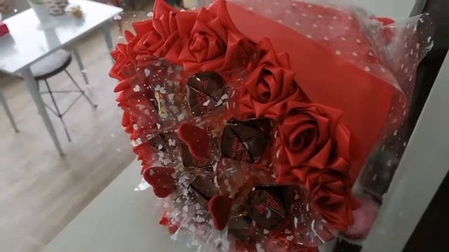 сладкий букет с атласными розами ? смотреть онлайн