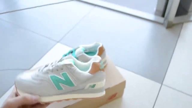 Кроссовки женские New Balance светло-серые смотреть онлайн