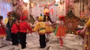 1 часть танца "Ярмарка" в подготовительной группе