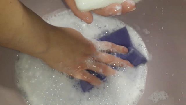 Lathering soap 1b / мылю мыло из Рубль Бум смотреть онлайн