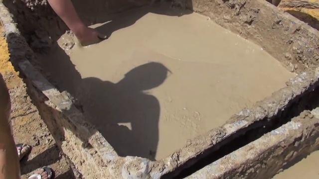 Грязевые ванны на мертвом море / Mud bath at Dead Sea смотреть онлайн