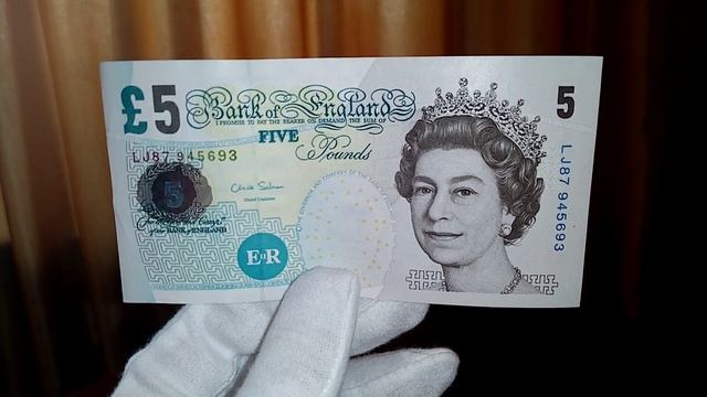 5 фунтов стерлингов в рублях. 5 Фунтов стерлингов Элизабет Фрай. 5 Фунтов стерлингов монета. Банкноты Великобритании 5 фунтов 2002 года. Банкнота 5 фунтов стерлингов.