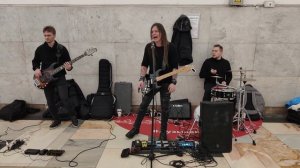 ДДТ — Родина - кавер песни спела в метро Москвы рок-группа KooRagA из Севастополя и Крыма #metro