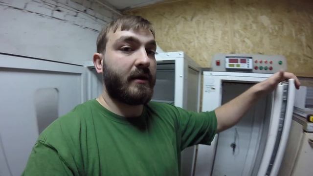 Недостатки старого инкубатора. Удобные лотки для яиц. смотреть онлайн