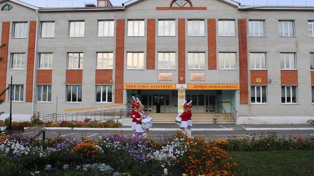 Парад маршевых ансамблей 2020- "Марш Победы" ансамбль барабанщиц "Грация" МБОУ"Батыревская СОШ ^1" смотреть онлайн