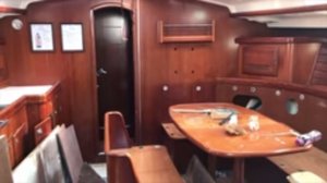 9. Яхта Beneteau Sunsail Oceanis 473 Cruising 2005, разбитая, но выжившая, после урагана “Ирма“