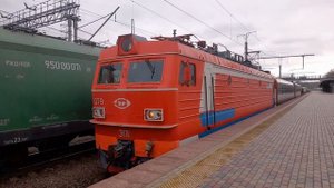 Прибытие электровоза ЭП1-079 на станцию Саратов-1 с пассажирским составом Пенза-Саратов