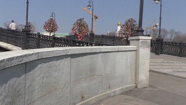 Прогулка по Москве. Лаврушинский переулок, Москва река .. Метро Третьяковская, метро Новокузнецкая. смотреть онлайн