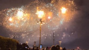 Скромный салют нищей России на 9 мая в День Победы