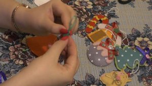 Колокольчик из фетра (6 урок). Новогодние елочные игрушки из фетра