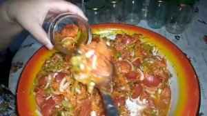 ЛАЙФХАК! СТЕРИЛИЗУЕМ САЛАТ В МИКРОВОЛНОВКЕ!